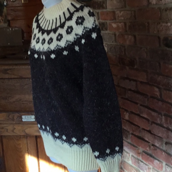 Limited Express Woman’s Gray Wool Pullover Sweater - Picture 8 of 13